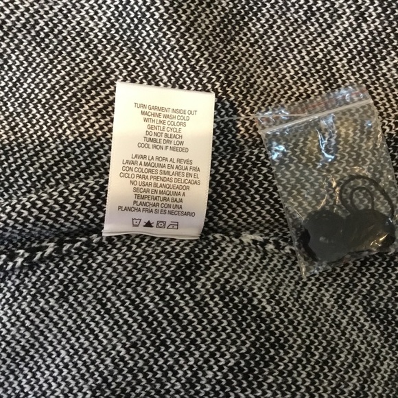 SIMPLY Emma black white 1X Cardigan w/pockets - Picture 7 of 14